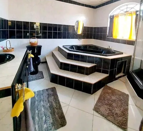 Cambridge Mi Casa Ur Casa With Pool And Access Guest house 3*
