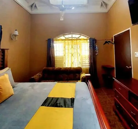 Cambridge Mi Casa Ur Casa With Pool And Access Guest house Runaway Bay