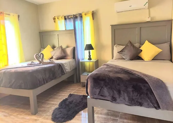 Guest house Cambridge Mi Casa Ur Casa With Pool And Access 3*