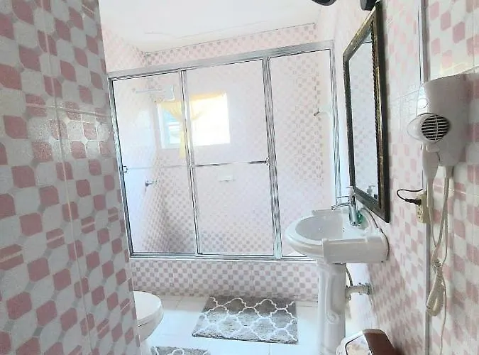 Cambridge Mi Casa Ur Casa With Pool And Access Guest house 3*