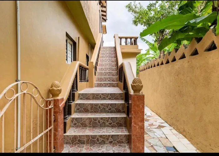 Cambridge Mi Casa Ur Casa With Pool And Access Guest house