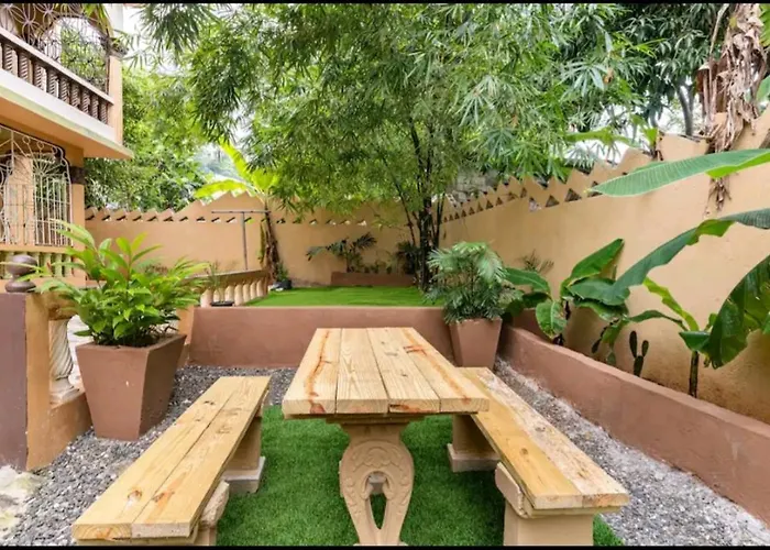 Guest house Cambridge Mi Casa Ur Casa With Pool And Access