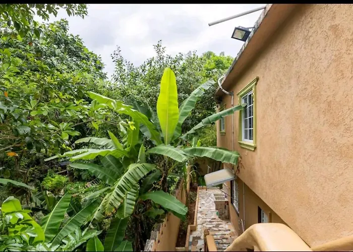 Guest house Cambridge Mi Casa Ur Casa With Pool And Access 3*
